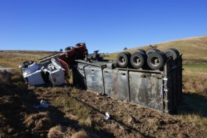 How a Truck Crash Lawyer in Washington Investigates Serious Accidents
